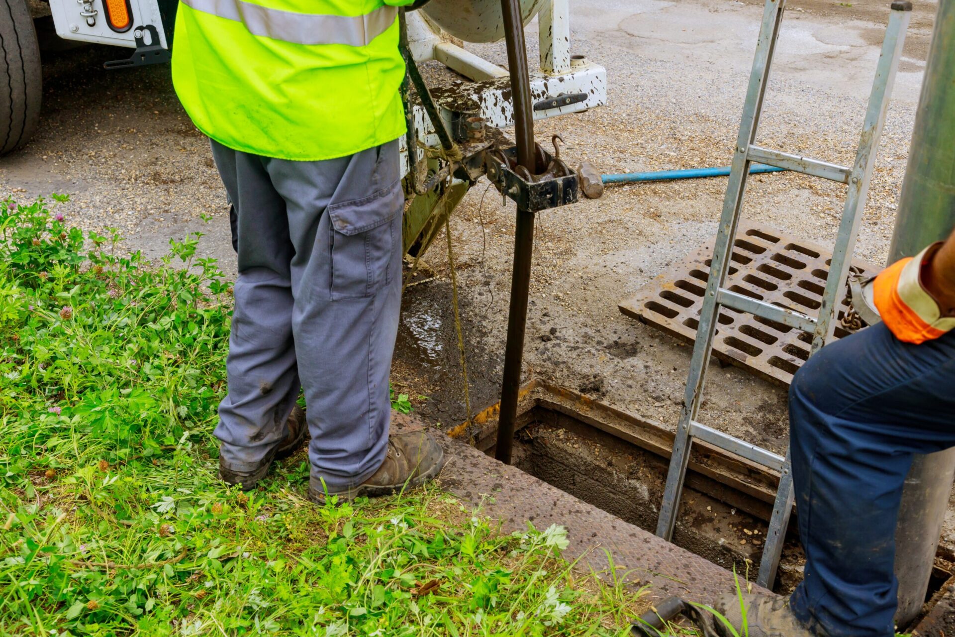Home Cleaning the sewer system special equipment, utility service of the town