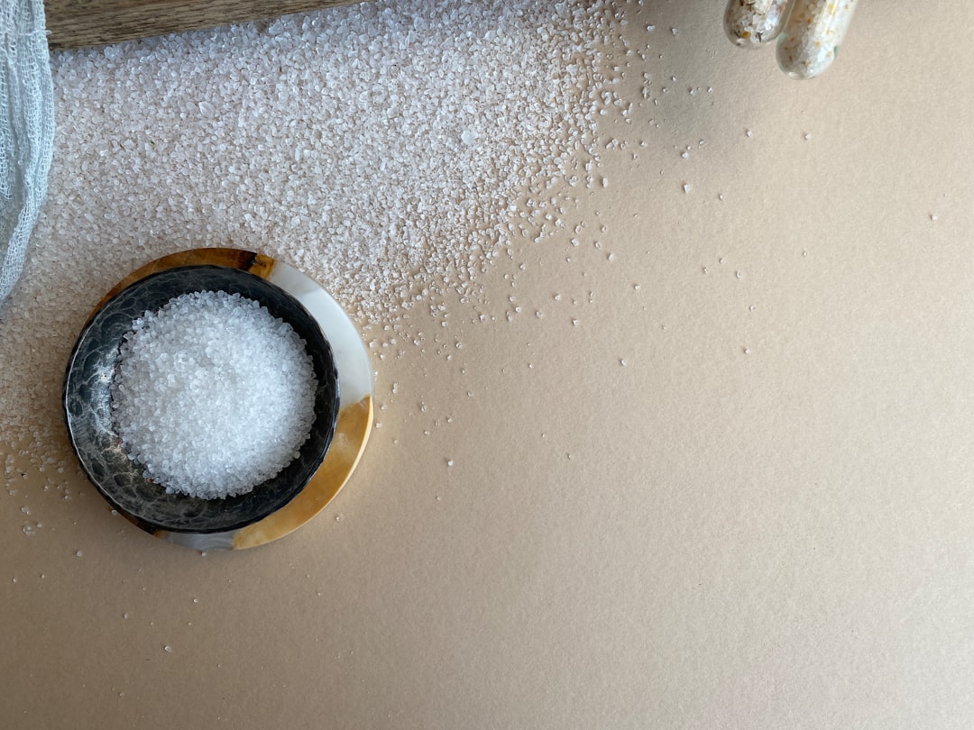 Home unclogging pipes with baking soda and vinegar
